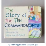 The Story of Ten Commandments (Little Bible Books) Board book