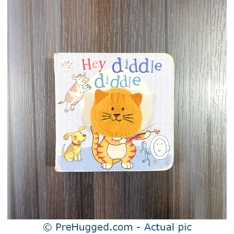 Hey Diddle Diddle Finger Puppet Book Board book