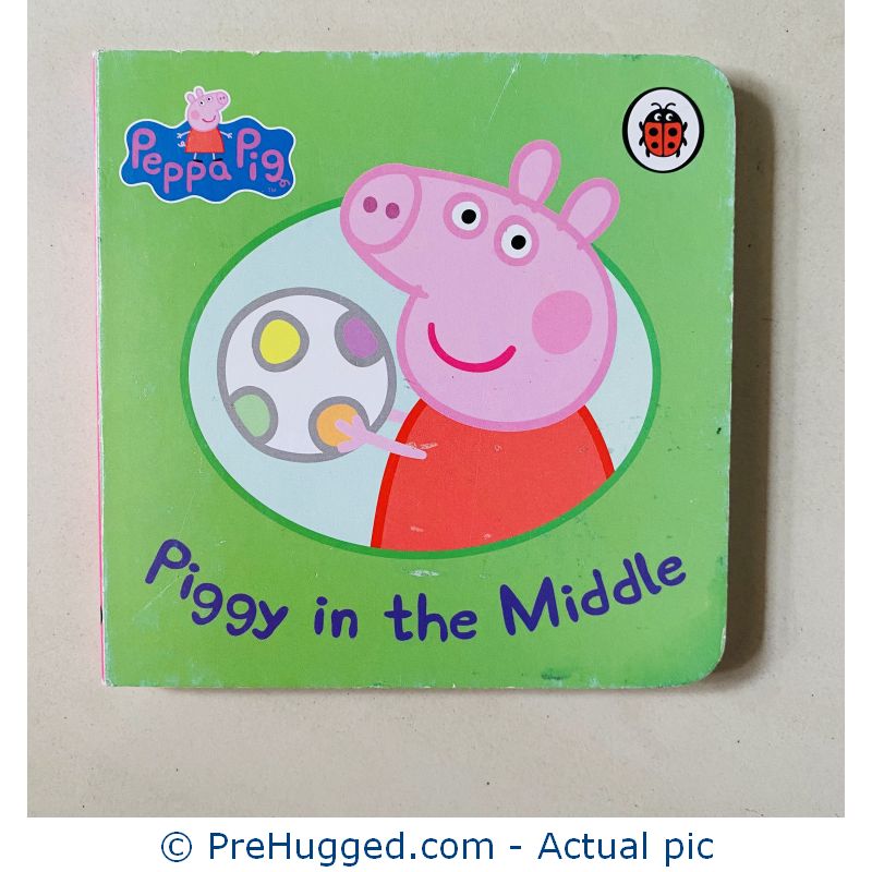 Peppa Pig: Piggy in the Middle Board book